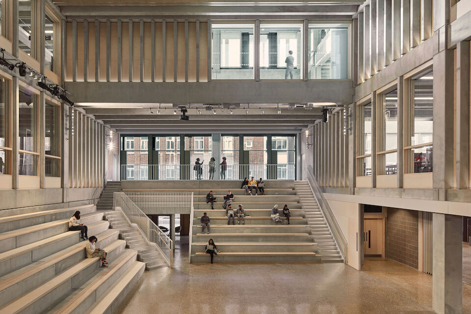 Das Town House der Kingston University in London von Grafton Architects - Gewinner des Mies van der Rohe Award 2022.